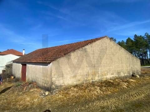 Terreno com 1.500m² – Enxames, Fundão | Ruína e Palheiro 