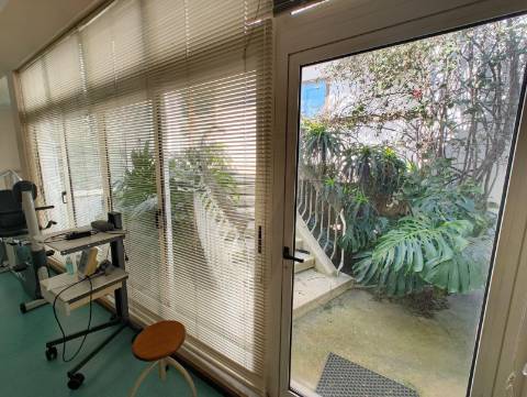 Moradia na Estrada da Circunvalação T10+