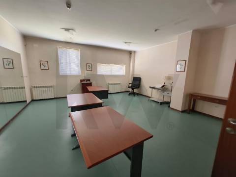 Moradia na Estrada da Circunvalação T10+