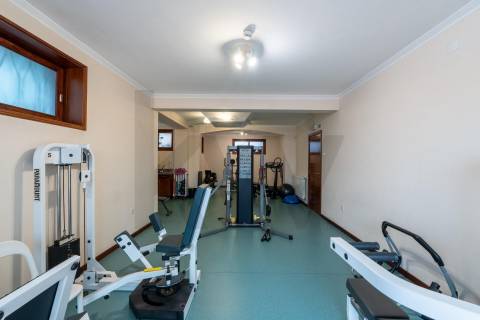 Moradia T5+, situada na Circunvalação!