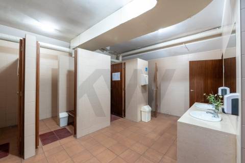 Moradia T5+, situada na Circunvalação!