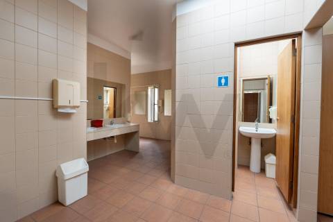 Moradia T5+, situada na Circunvalação!