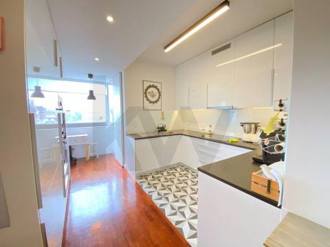 T3 Avenida da Boavista - Varandas + Garagem 