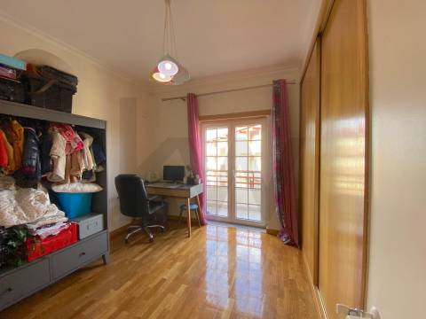 Apartamento T3 no Fundão – Excelente Localização e Vista Deslumbrante