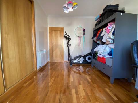 Apartamento T3 no Fundão – Excelente Localização e Vista Deslumbrante