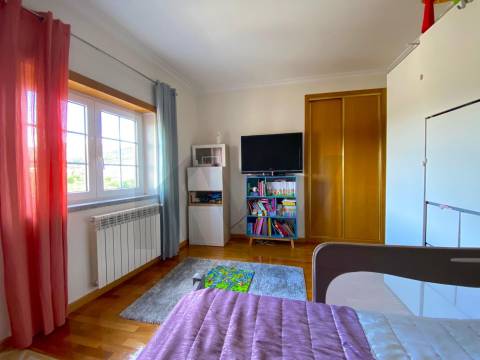 Apartamento T3 no Fundão – Excelente Localização e Vista Deslumbrante