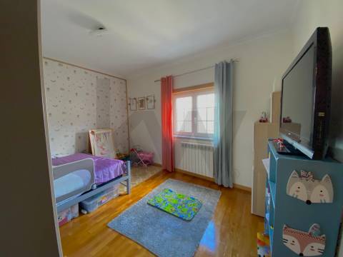 Apartamento T3 no Fundão – Excelente Localização e Vista Deslumbrante