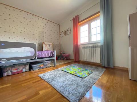 Apartamento T3 no Fundão – Excelente Localização e Vista Deslumbrante