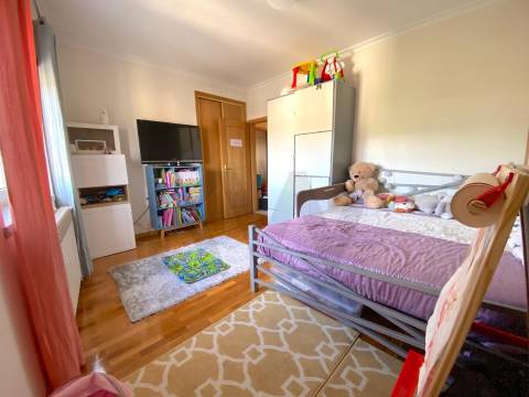 Apartamento T3 no Fundão – Excelente Localização e Vista Deslumbrante