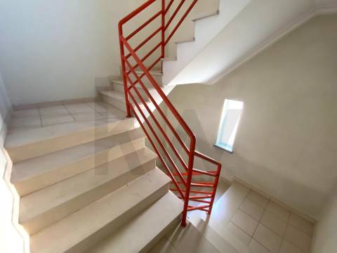 Apartamento T3 no Fundão – Excelente Localização e Vista Deslumbrante