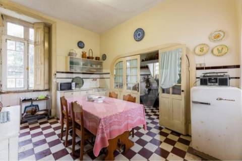 Moradia Senhorial no Centro  Povoa de Lanhoso 