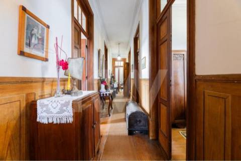 Moradia Senhorial no Centro  Povoa de Lanhoso 