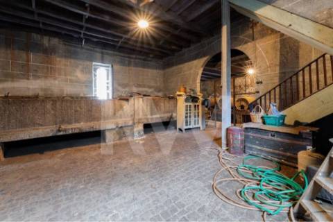 Moradia Senhorial no Centro  Povoa de Lanhoso 