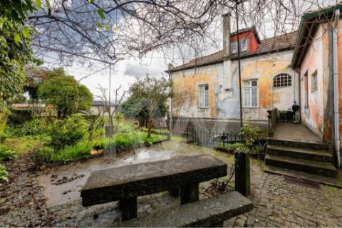 Moradia Senhorial no Centro  Povoa de Lanhoso 