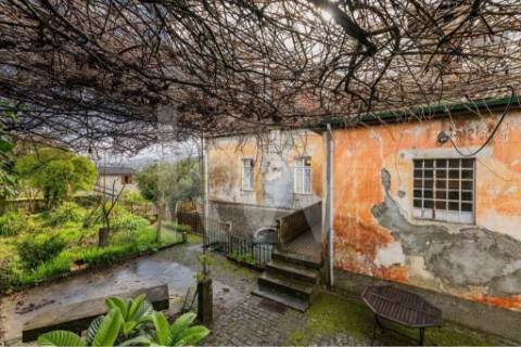 Moradia Senhorial no Centro  Povoa de Lanhoso 