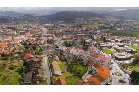 Moradia Senhorial no Centro  Povoa de Lanhoso 