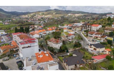 Moradia Senhorial no Centro  Povoa de Lanhoso 