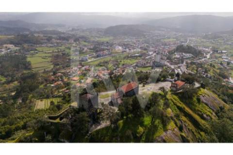 Moradia Senhorial no Centro  Povoa de Lanhoso 