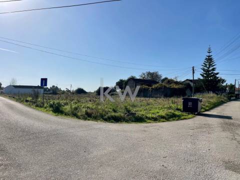 VENDA DE LOTE DE TERRENO PARA CONSTRUÇÃO COM 2.400 M2 EM NARIZ (AVEIRO)