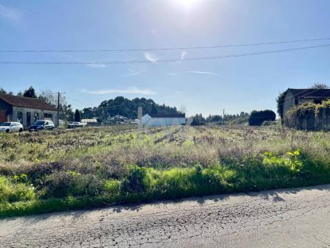 VENDA DE LOTE DE TERRENO PARA CONSTRUÇÃO COM 2.400 M2 EM NARIZ (AVEIRO)