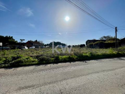 VENDA DE LOTE DE TERRENO PARA CONSTRUÇÃO COM 2.400 M2 EM NARIZ (AVEIRO)