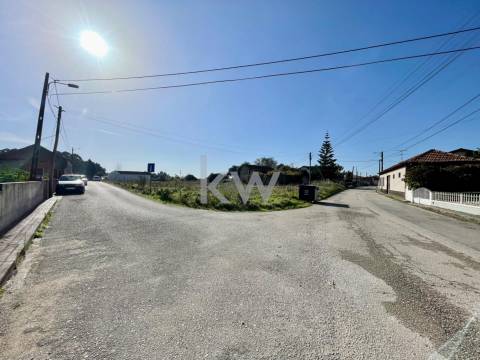 VENDA DE LOTE DE TERRENO PARA CONSTRUÇÃO COM 2.400 M2 EM NARIZ (AVEIRO)