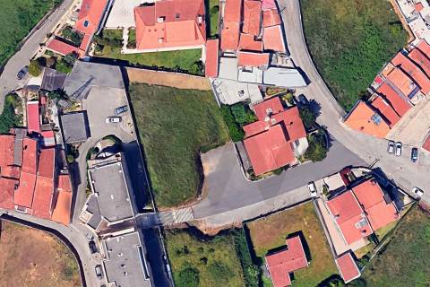 Terreno com Projeto Aprovado  Moradia Unifamilar nos Carvalhos (Gaia)com 240m2 VNG 
