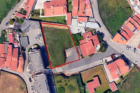 Terreno com Projeto Aprovado  Moradia Unifamilar nos Carvalhos (Gaia)com 240m2 VNG 