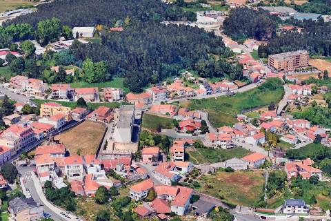 Terreno com Projeto em fase de aprovação Moradia Unifamilar nos Carvalhos (Gaia)com 590m2 VNG 