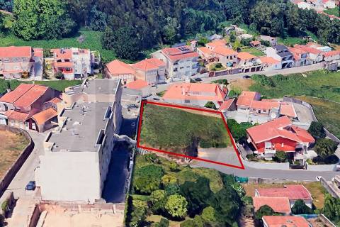 Terreno com Projeto em fase de aprovação Moradia Unifamilar nos Carvalhos (Gaia)com 590m2 VNG 