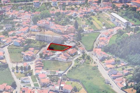 Terreno com Projeto em fase de aprovação Moradia Unifamilar nos Carvalhos (Gaia)com 590m2 VNG 