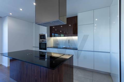 Apartamento T3 Novo com Varanda e Garagem em Canidelo, Vila Nova de Gaia