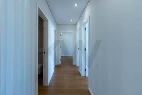 Apartamento T3 Novo com Varanda e Garagem em Canidelo, Vila Nova de Gaia