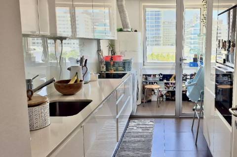 Apartamento T2 Moderno a 2 Minutos da Praia – Matosinhos Sul