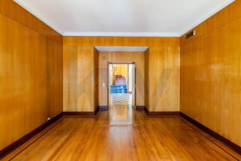 Refúgio de Elegância no Bairro de Hollywood — Uma Moradia Ímpar no Coração da Boavista