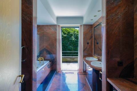 Refúgio de Elegância no Bairro de Hollywood — Uma Moradia Ímpar no Coração da Boavista