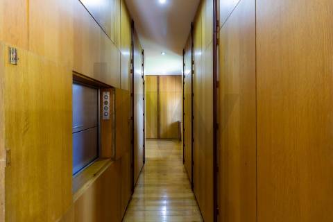 Refúgio de Elegância no Bairro de Hollywood — Uma Moradia Ímpar no Coração da Boavista