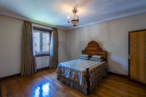 Refúgio de Elegância no Bairro de Hollywood — Uma Moradia Ímpar no Coração da Boavista