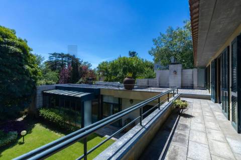 Refúgio de Elegância no Bairro de Hollywood — Uma Moradia Ímpar no Coração da Boavista