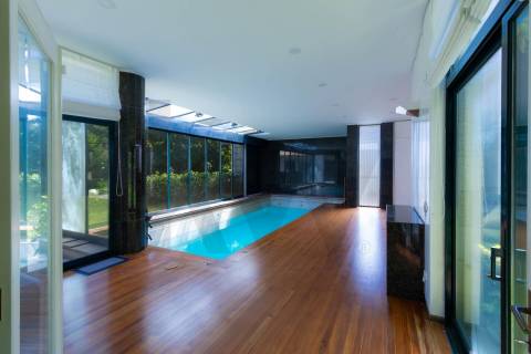 Refúgio de Elegância no Bairro de Hollywood — Uma Moradia Ímpar no Coração da Boavista