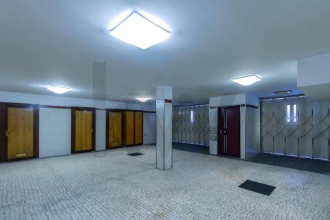 Refúgio de Elegância no Bairro de Hollywood — Uma Moradia Ímpar no Coração da Boavista