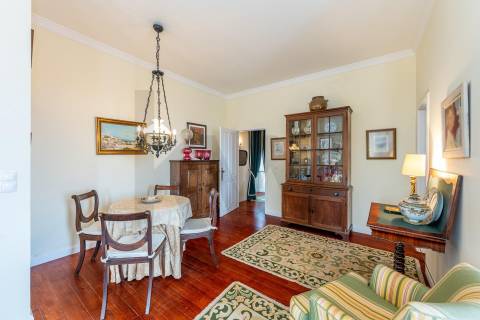 Encantadora Moradia com Jardim no Centro de Leça da Palmeira