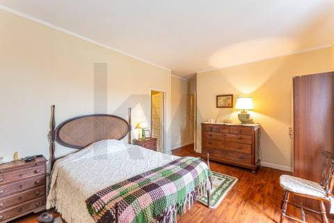 Encantadora Moradia com Jardim no Centro de Leça da Palmeira