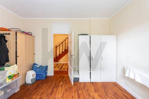 Encantadora Moradia com Jardim no Centro de Leça da Palmeira