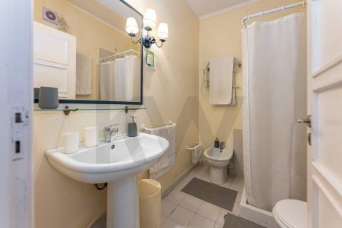 Encantadora Moradia com Jardim no Centro de Leça da Palmeira