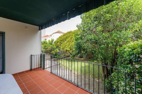 Encantadora Moradia com Jardim no Centro de Leça da Palmeira