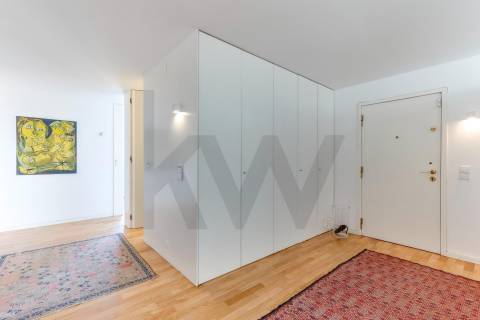 Excelente apartamento T4  situado em  localização" Premium" junto ao Parque da Cidade