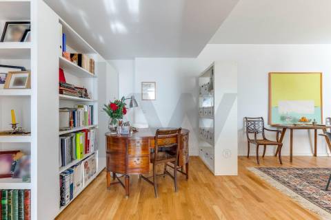 Excelente apartamento T4  situado em  localização" Premium" junto ao Parque da Cidade