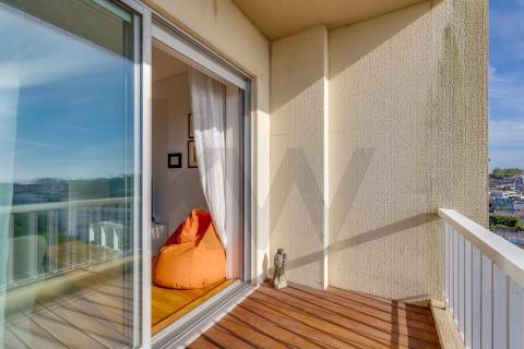 Excelente apartamento T4  situado em  localização" Premium" junto ao Parque da Cidade