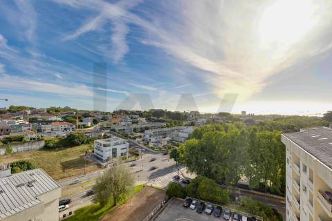 Excelente apartamento T4  situado em  localização" Premium" junto ao Parque da Cidade